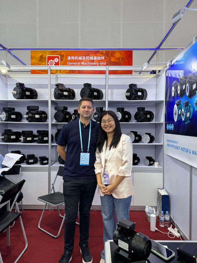 জলরোধী 220V এসি ভোল্টেজ অ্যাসিনক্রোন মোটর 60Hz B35 ফ্ল্যাঞ্জ আকার 0.09HP / 0.06KW বাণিজ্যিক কফি মেশিনের জন্য 15